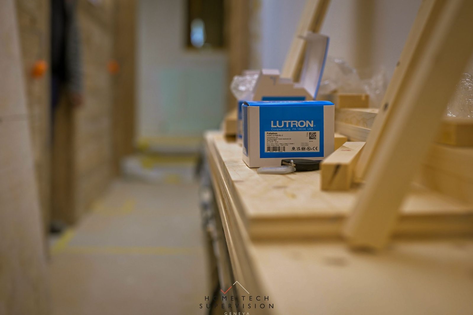 Clavier Lutron Palladiom HomeWorks QS sur un chantier