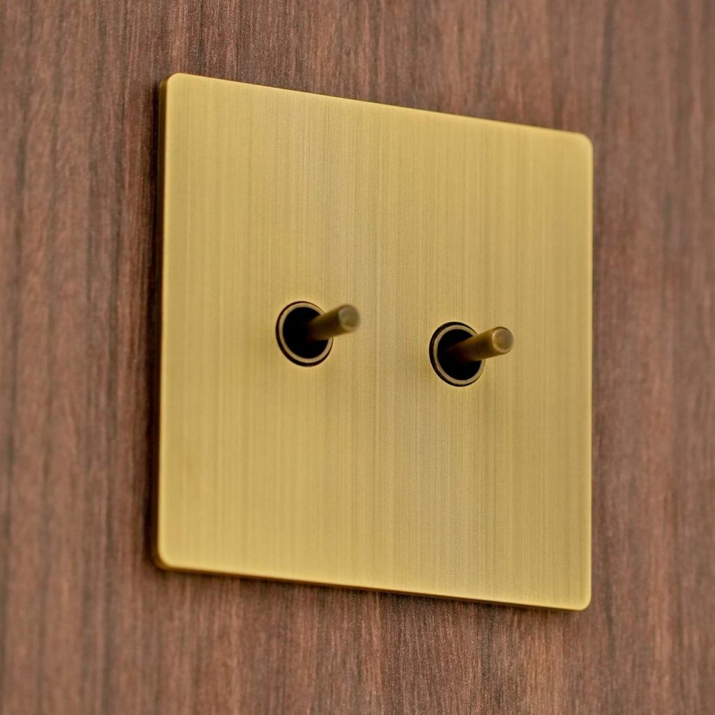 Clavier Lutron Aviena à bascules en laiton massif