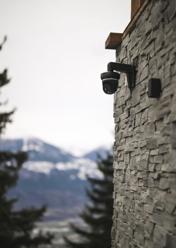 Caméra thermique sur façade de chalet